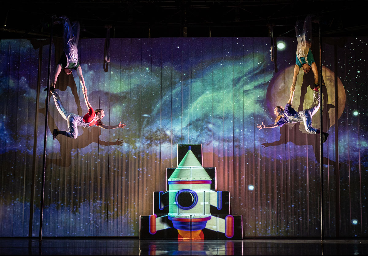 MotionhouseDT's tweet photo. Looking for a fun half term family activity?
Join our Starchitects on their mission to the moon 27-30 Oct at @warwickarts!
Full of fun &amp; thrilling surprises, Starchitects is a visual spectacle that'll take families on an adventure that's out of this world! https://t.co/4BHnObPYkc https://t.co/2RyN86UWvV