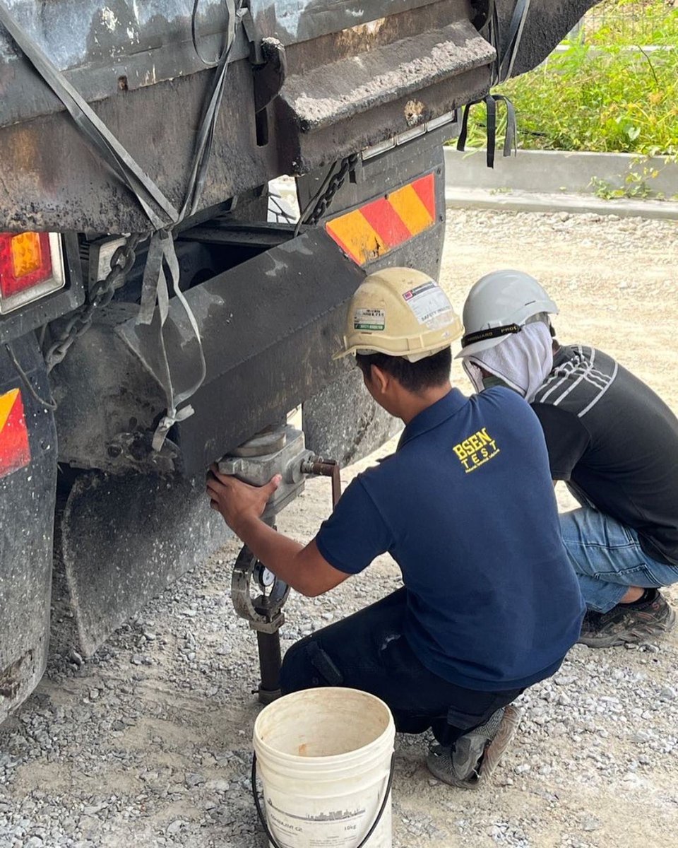 IPMEnquiry's tweet photo. In-situ CBR testing -> used to measure the subgrade strength value of a road pavement. π§βοΈ
#ipmprofessionalservices #engineeringconsultant #structuralconsultant #CBRtest #roadpavement #pavementthickness #subgradestrength #soilsurface https://t.co/scZOv49GQx