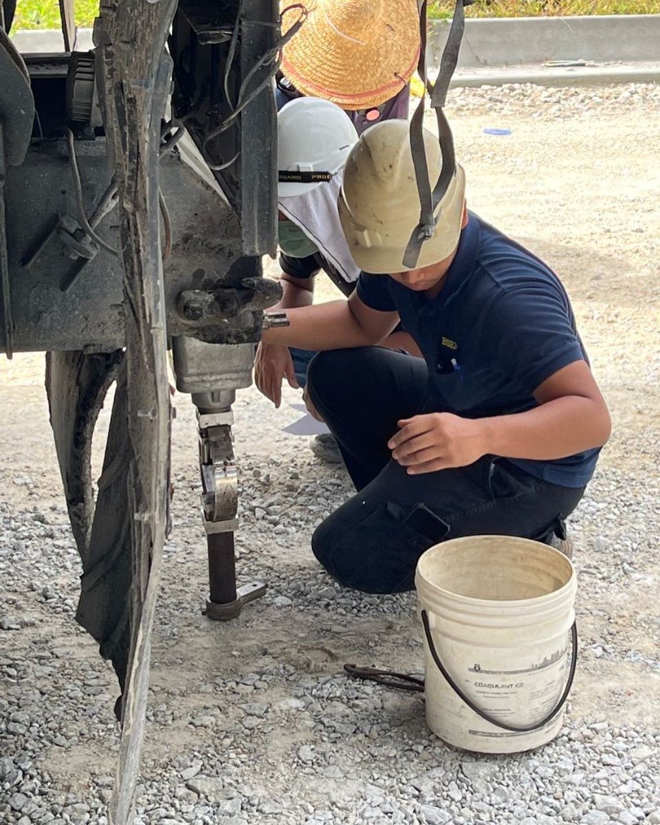 IPMEnquiry's tweet photo. In-situ CBR testing -> used to measure the subgrade strength value of a road pavement. π§βοΈ
#ipmprofessionalservices #engineeringconsultant #structuralconsultant #CBRtest #roadpavement #pavementthickness #subgradestrength #soilsurface https://t.co/scZOv49GQx