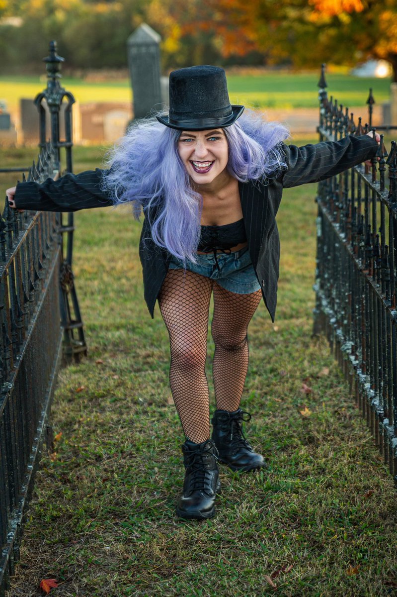 shaktimerida_'s tweet photo. I had an amazing time last night at Bethesda Cemetery with my friend Joe Moore, photographer. Thank you again for your phenomenal work!

#spookyseason #areyouafraidofthedark #gothicstyle #streetfashion #actorsaccess #backstagecasting #modelactress https://t.co/xepEh59MGt