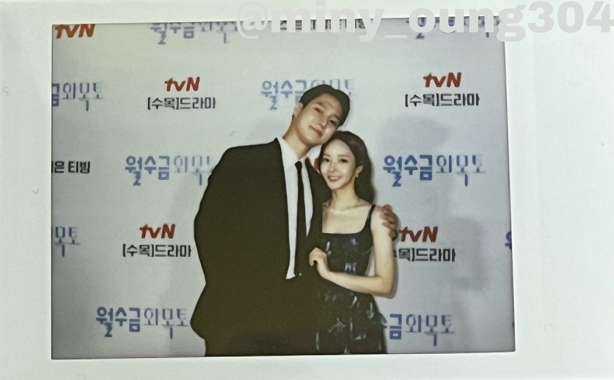 miny_oung304's tweet photo. 싸인포터와 폴라가 당첨 된 것도 모자라서
상은지호파인 저에게 상은지호 폴라를 주신 티비엔 감사합니다💍

#박민영 #Parkminyoung #고경표 #김재영 #월수금화목토 https://t.co/4qha5yPTVv