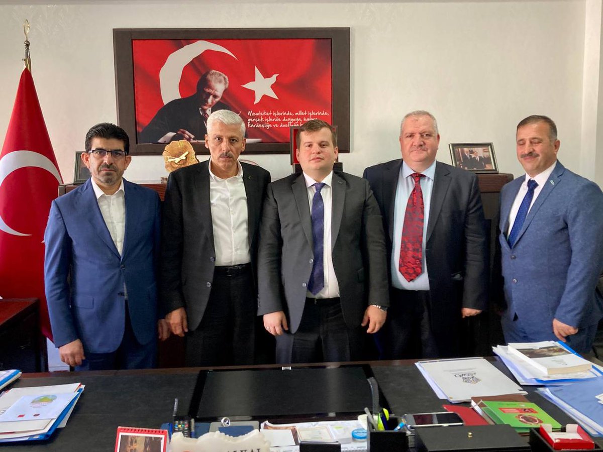 assiad_tr's tweet photo. زيارة تجمع " أسياد " للسيد Davut Gül #والي #غازي_عنتاب
زار السيد محمد حاج عثمان رئيس تجمع رجال الاعمال والصناعيين العرب "#أسياد" والي غازي عنتاب السيد والي غازي عنتاب #Davut_Gül حيث تم الحديث عن أخر التطورات #الاقتصادية في الداخل السوري والاستثمارات في #تركيا .
#assiad https://t.co/Q92glsYkkd