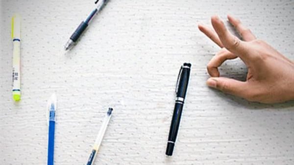 GetLocoNow's tweet photo. pen fight - The first multiplayer we ever played https://t.co/LwLaus0nmq