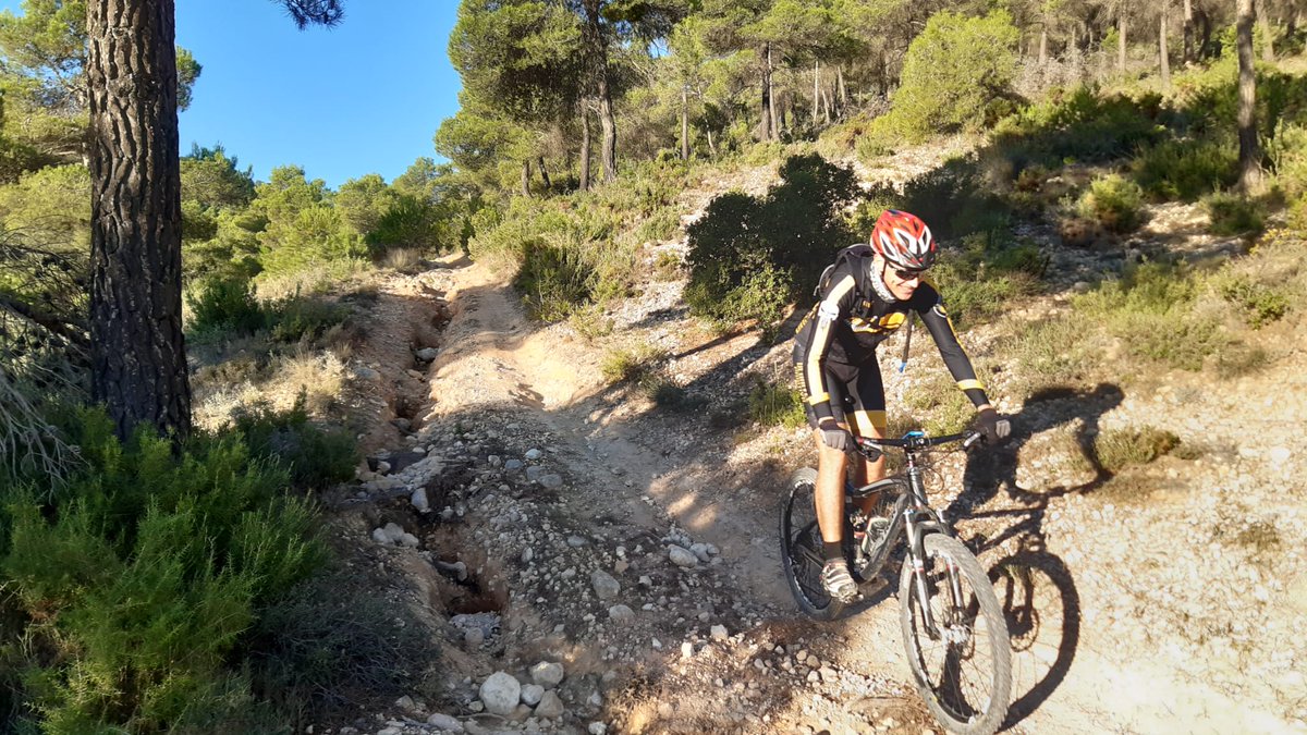 inetum_es's tweet photo. [Sport&amp;Team] ¡El equipo de ciclismo de montaña de #Alicante de @inetum_es vuelve a los caminos de la región en un espectacular circuito con salida y llegada a #Castalla!

Aire libre, ejercicio, buena ruta y mejor ambiente y siempre con una sonrisa.

#LiveYourPositivedigitalflow https://t.co/Hy0E8nfJGC