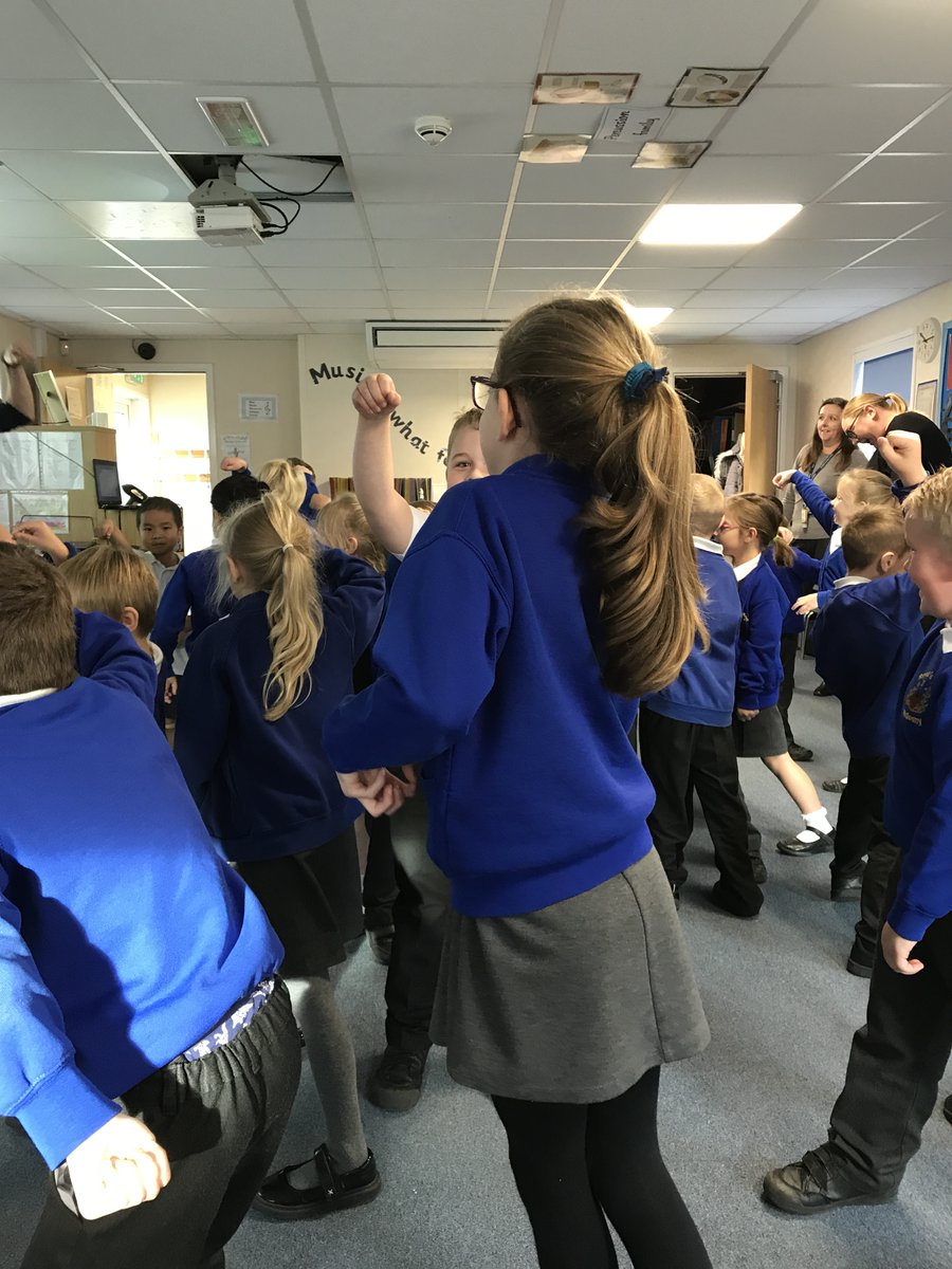 RNAMrsMilfull's tweet photo. Today the children in Key Stage 1 took part in a workshop all about Florence Nightingale, run by West End in Schools. They used their drama skills to help remember her place in history, her legacy and to think about how hospitals changed because of her. https://t.co/6YbTt2nULQ