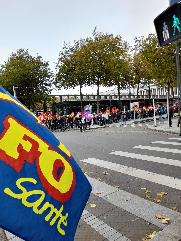 FOHIACT's tweet photo. 🔴✊️Mobilisation du #18Octobre2022
#FOHIACT pleinement mobilisé aux côtés des camarades pour faire entendre les revendications essentielles
-Augmentation des salaires
-Respect du droit de Grève
-Retraite à 60 ans
🔴Revendiquer - Résister- Reconquérir🔴 https://t.co/B78QEGKcJZ