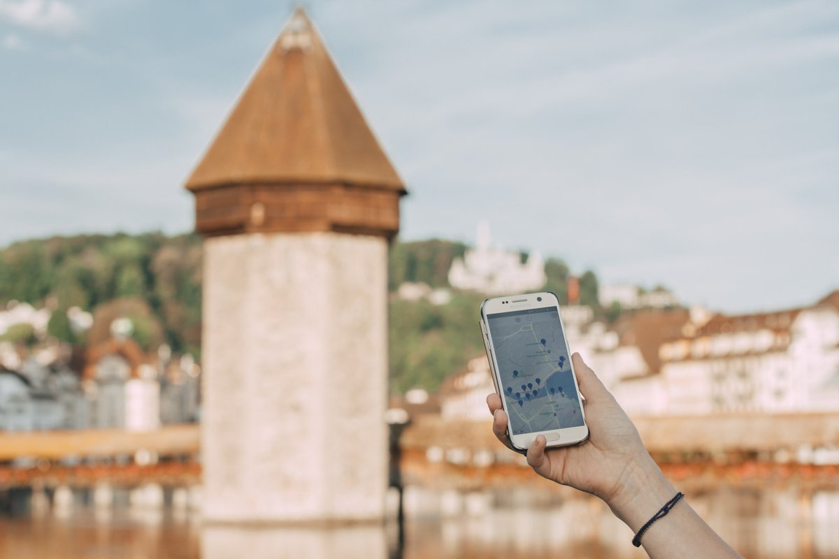 visitlucerne's tweet photo. Entdecken Sie die Stadt Luzern auf eigene Faust mit der neuen Official Audio Tour Lucerne. 
Mehr Informationen und gratis Download unter: https://t.co/my2dDQtXED
Ein paar Eindrücke der Tour: https://t.co/n9WdlSh09y https://t.co/Zs59CfTq7O