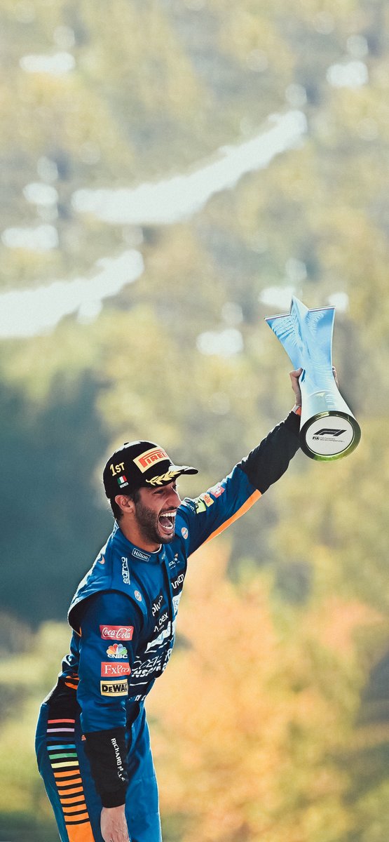formula1jpg's tweet photo. 📸 New wallpapers 📸

🏁 One driver, one post: Daniel Ricciardo 🇦🇺 (13/20)

#Formula1 #F1Wallpapers #DanielRicciardo 3️⃣ https://t.co/o5pOC9x0rS