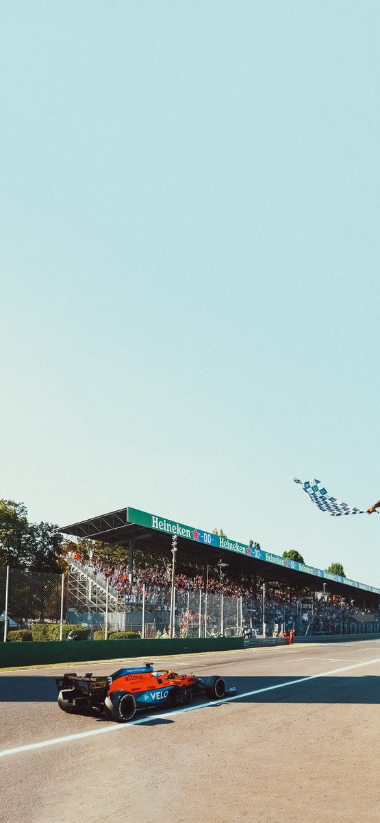 formula1jpg's tweet photo. 📸 New wallpapers 📸

🏁 One driver, one post: Daniel Ricciardo 🇦🇺 (13/20)

#Formula1 #F1Wallpapers #DanielRicciardo 3️⃣ https://t.co/o5pOC9x0rS