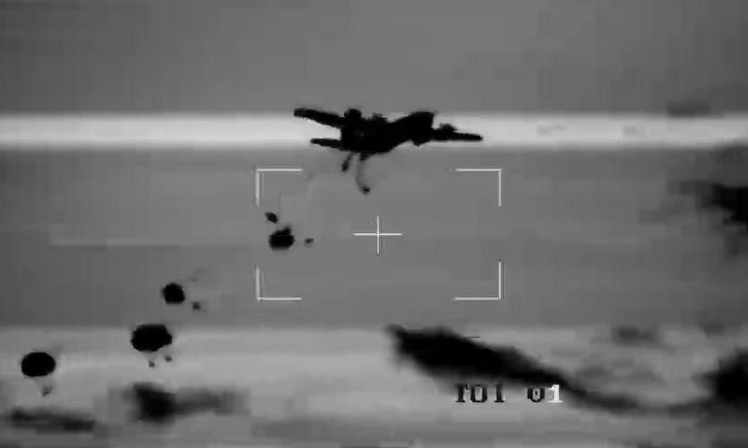 Resonant_News's tweet photo. 🇮🇳 Indian Army conducting military exercise on deep insertion of #Special and #Heliborne forces into enemy territory. #Combataviation assets also utilized showcasing superior tactical skills and our operational #readiness. https://t.co/8reebCcNpV
