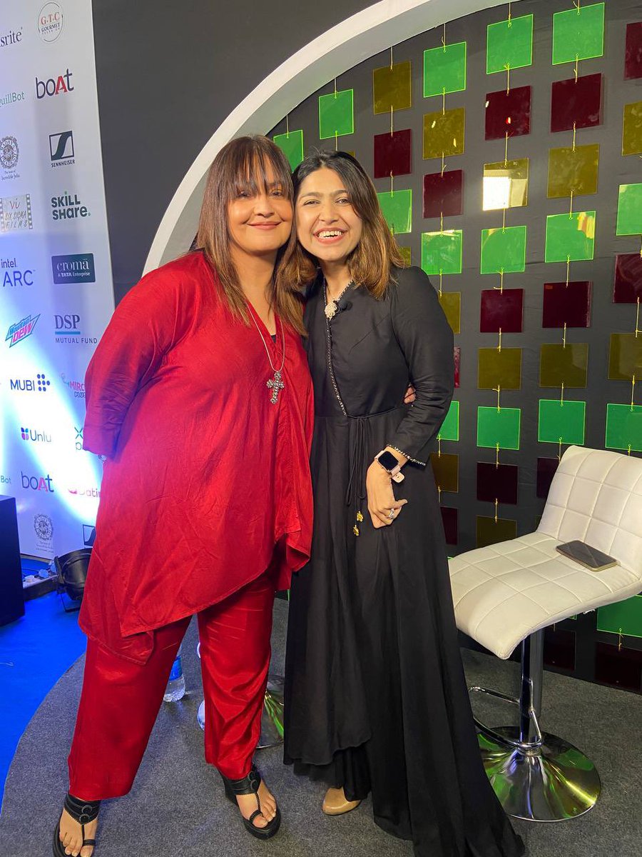 RJ_Megha's tweet photo. जाने कितने दिनो के बाद गली में आज चाँद निकला 🎵😍🎬🔥 @PoojaB1972 back on silver screen after “22 yrs” in #RBalki sir’s #CHUP
What a pleasure interacting with this beautiful at @ifp_world season 12!
#ContentCreator #festival #ifp12 @ritambhatnagar #poojabhatt #bollywood #films https://t.co/GzqHcJXTdO
