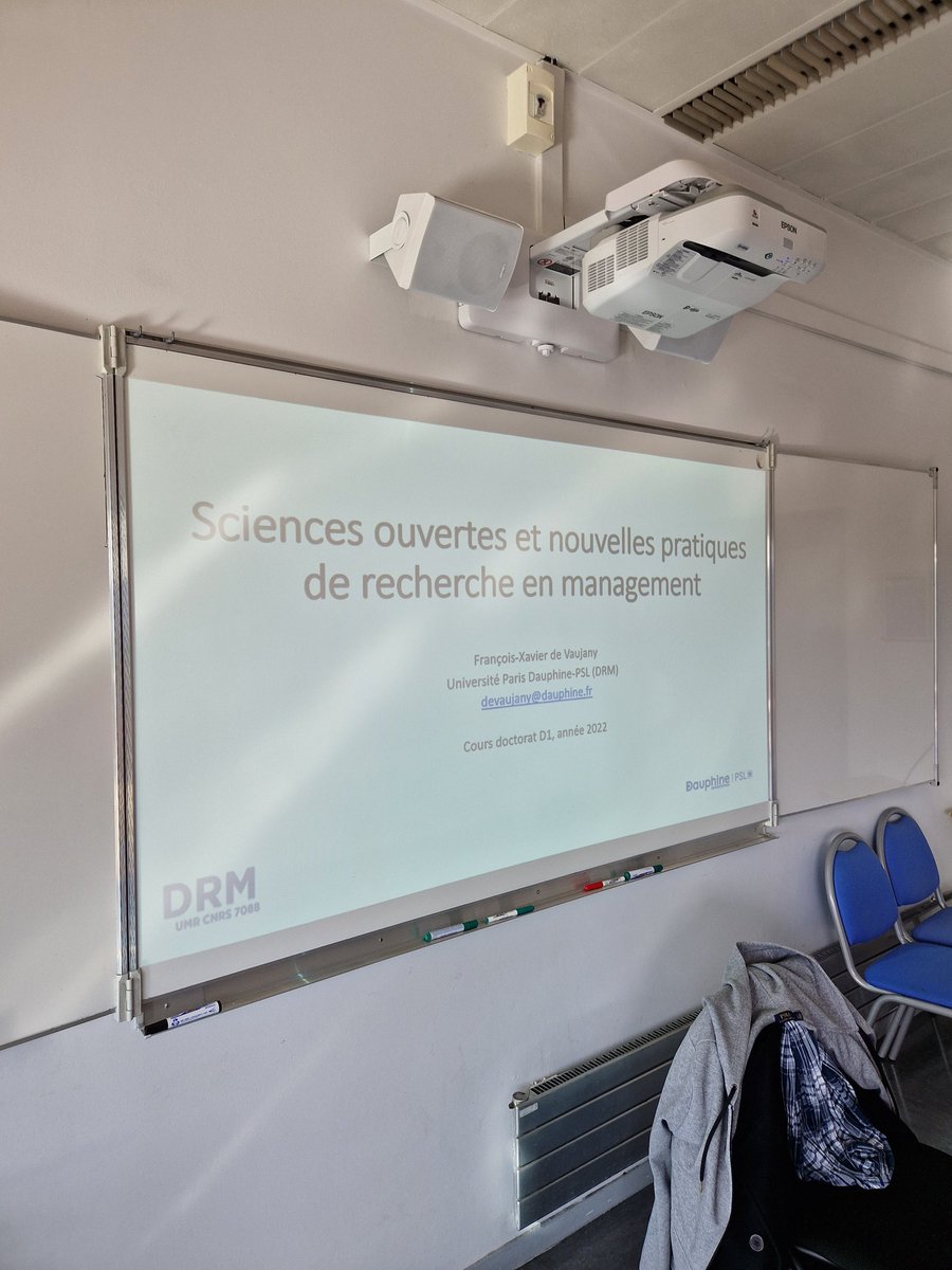 fdevaujany's tweet image. Très heureux de cette intervention à venir avec les doctorant.e.s de @Paris_Dauphine ! "Sciences ouvertes et nouvelles pratiques de recherche en management" L'occasion de revenir sur plusieurs expérimentations en cours #CMP #TTN #OWEE @DrmDauphine @PSL_IHEIE @collspaces #openness
