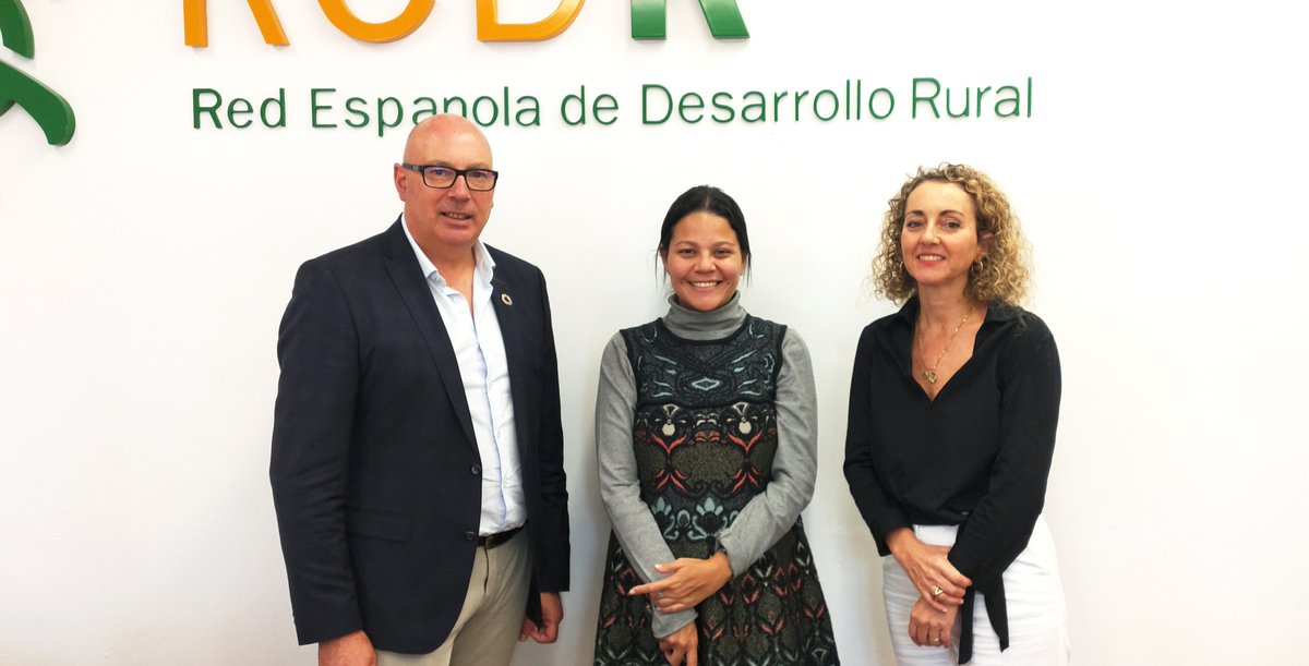 REDR se ha reunido hoy con <a href="/NataliaBayona/">Natalia Bayona 🇺🇳</a>, Directora de Innovación, Educación e Inversiones de la Organización Mundial del Turismo <a href="/UNWTO/">UN Tourism</a>

Hemos explorado diferentes vías de colaboración para impulsar un turismo rural sostenible e innovador, que cuente con la población local 🤝