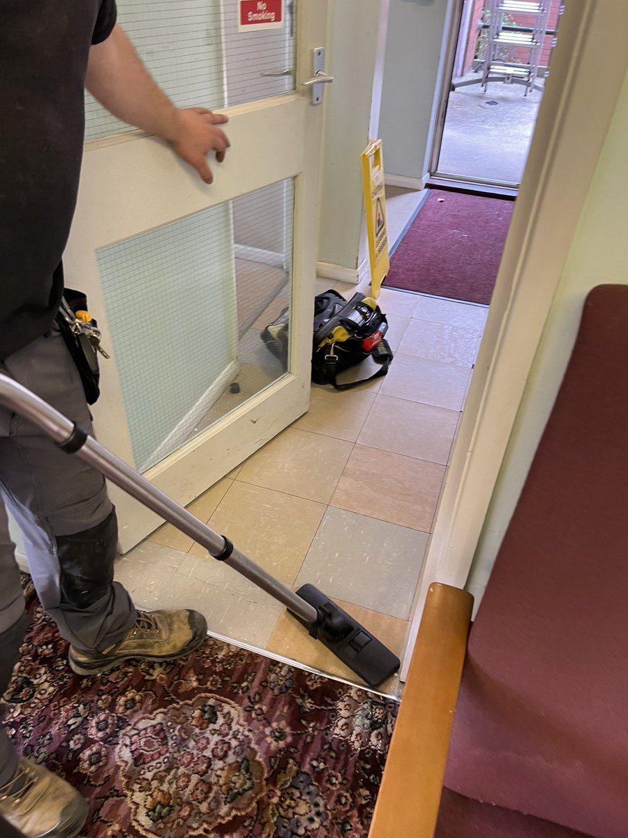 markrng's tweet photo. @Mytecgroup takes pride in delivering a first class service.

Rare photographic proof that our engineers even use a hoover to keep customers premises tidy as they go. 👍🏻 https://t.co/oyrCEr461r