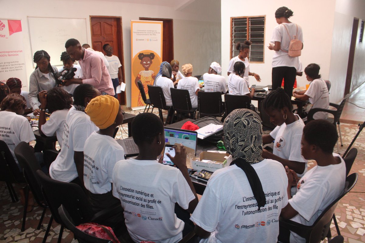 Abraham SARE 🇧🇯 (@sarenariabraham) on Twitter photo Jour 3 de la semaine d'innovation et d'initiation de 20 jeunes nouvelles bachelière de la ville de Parakou dans les locaux de <a href="/guerra_hub/">Guerra Tech Hub</a>. Séances menées par <a href="/unfpa_benin/">UNFPA Bénin CO</a> avec l'appui de <a href="/CanadaDev/">Development Canada</a>
<a href="/MartinMbaga/">Martin Mbaga</a>
@unfpa_innovation <a href="/ITU/">Int’l Telecommunication Union</a> <a href="/GuyGossan/">Wilfried GOSSAN</a>
<a href="/CelineMewissen/">Céline Mewissen</a> Jour 3 de la semaine d'innovation et d'initiation de 20 jeunes nouvelles bachelière de la ville de Parakou dans les locaux de <a href="/guerra_hub/">Guerra Tech Hub</a>. Séances menées par <a href="/unfpa_benin/">UNFPA Bénin CO</a> avec l'appui de <a href="/CanadaDev/">Development Canada</a>
<a href="/MartinMbaga/">Martin Mbaga</a>
@unfpa_innovation <a href="/ITU/">Int’l Telecommunication Union</a> <a href="/GuyGossan/">Wilfried GOSSAN</a>
<a href="/CelineMewissen/">Céline Mewissen</a>