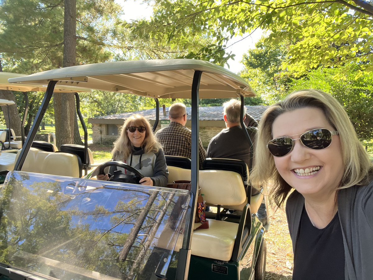 AdeinaAnderson's tweet photo. Have you ever explored an outside museum? We had a chance to check out @pyramidhillpark in Butler County, OH while riding around in a golf cart. Beautiful sculptures, fun times, and it’s pet friendly. #BCinspired #butlercountyoh #explore #museum #PetFriendly https://t.co/PvcypIVWcs