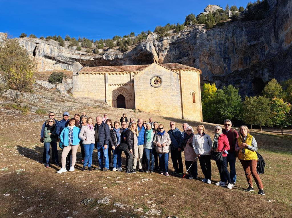 AjStaMariaCami's tweet photo. #sortidacultural
La setmana passada un bon grup de santamariers i santamarieres gaudiren d’una sortida enològica i cultural a la Ribera del Duero. Aquí teniu una petita mostra de la ruta. https://t.co/NCkFvdRhE1