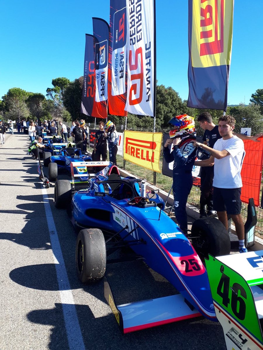 percy_wolff's tweet photo. 🇫🇷 QUI VA OÙ EN 2023 ? 🤔
Article EXCLUSIF de tous mes insides récoltés au Castellet le weekend dernier !
J'ai décrypté l'avenir des pilotes de F4 France 2022, tout en essayant de voir qui rejoindra le championnat l'an prochain !
#FFSAF4
👇
https://t.co/8dUZ10S8R2 https://t.co/WyDFVtn2gb