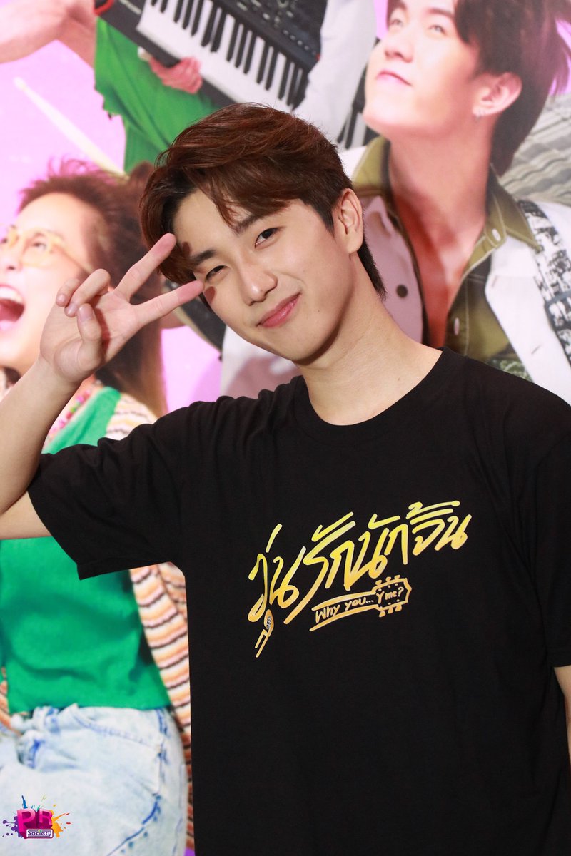 PRSocietyNews's tweet photo. Mchoice แถลงข่าวเปิดตัวซีรีส์ พร้อมรับชม EP.1 พร้อมกันในโรงภาพยนตร์
#วุ่นรักนักจิ้นWhyYouYMe 
#วุ่นรักนักจิ้น 
#bestjanewit 
#nu__ 
#isamsame https://t.co/w8YLQ9PrRN