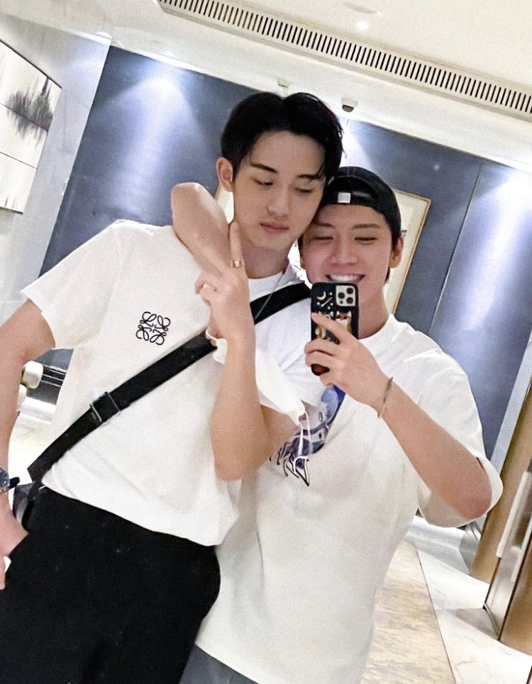 daridan9596's tweet photo. 早く良くなってね😭#GetWellSoonTEN 
#GetWellSoonWINWIN https://t.co/c1bKEc72Mc
