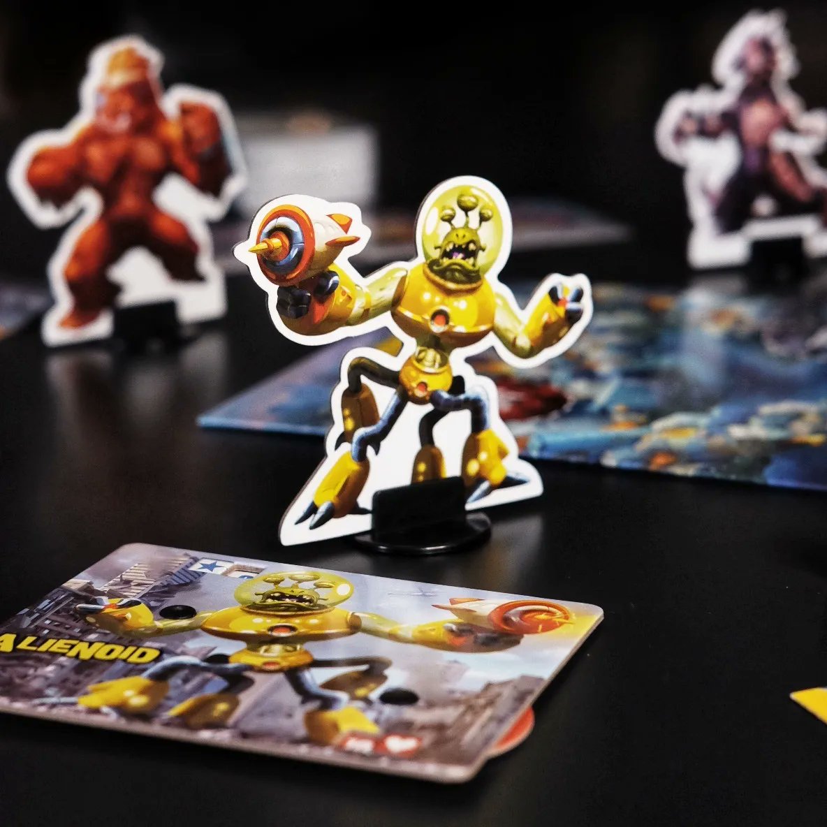 ponderpawn's tweet photo. A new audio rulebook is out 😁

Battle your friends in #kingoftokyo, designed by Richard Garfield and published by @iello_world 😈😈

Check the rules out on the Book of Rulebooks Podcast 🎙🎙
https://t.co/iDutPwvmIb

#boardgame #dice #familygame https://t.co/yjlJpmdKUY