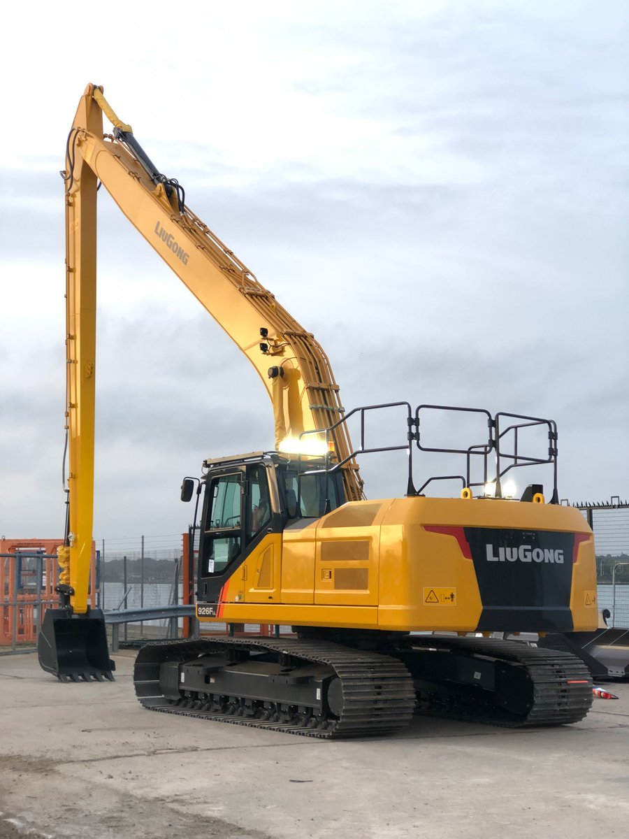 LiuGongUK's tweet photo. One of two new 926F 18m long reach machines just landed in the UK awaiting PDI and subsequent delivery to their new customers. 

#liugong #excavator #longreach https://t.co/sRXta0Qhdd
