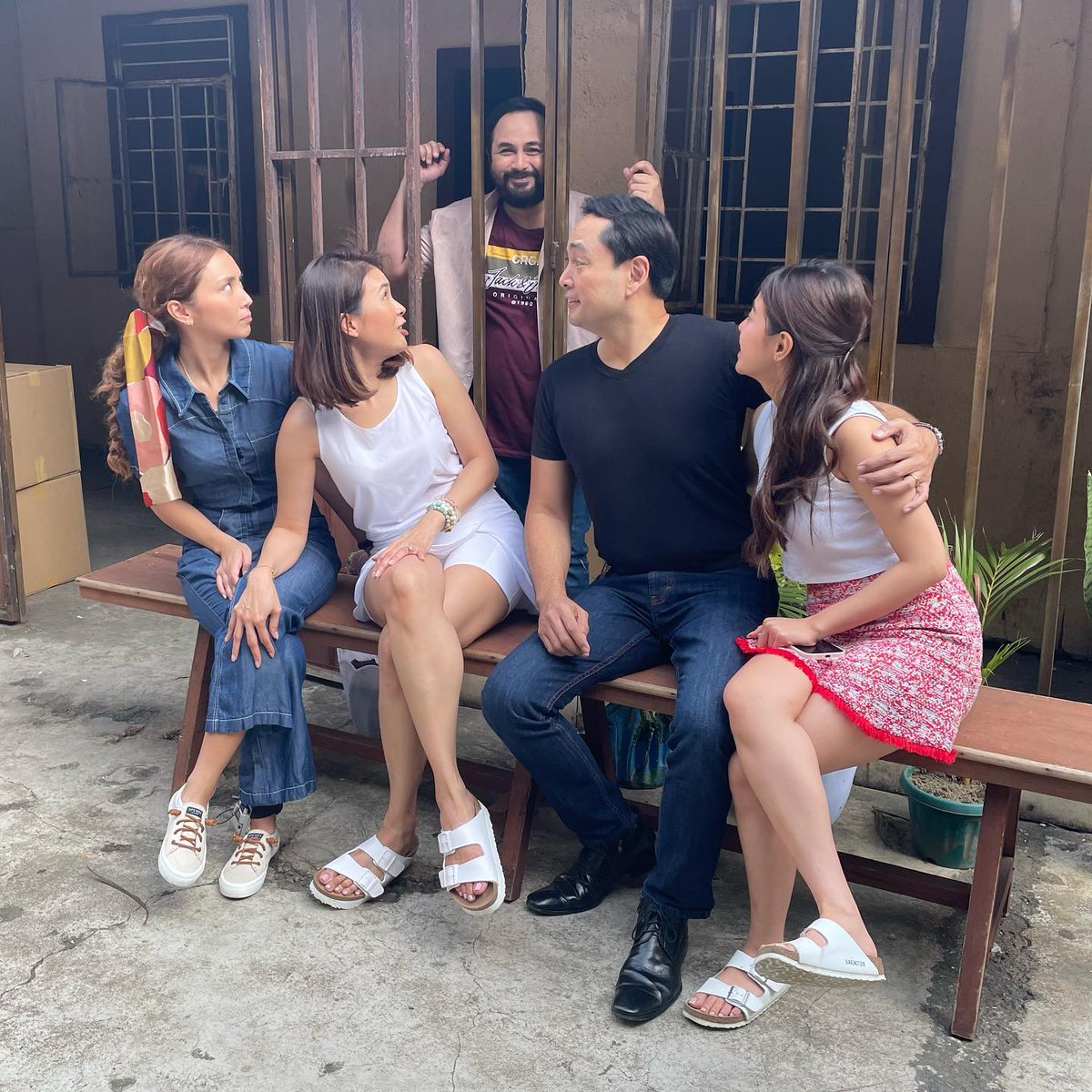 jjongonly's tweet photo. “Bye bye, Barangay Sikap! 😢 Thank you for the wonderful memories ❤️.” 

2G2BT PARTNERSHIP 

#2GoodChances
#KathrynBernardo 
https://t.co/6sX8pbLLmR https://t.co/xrD6aG5bW7
