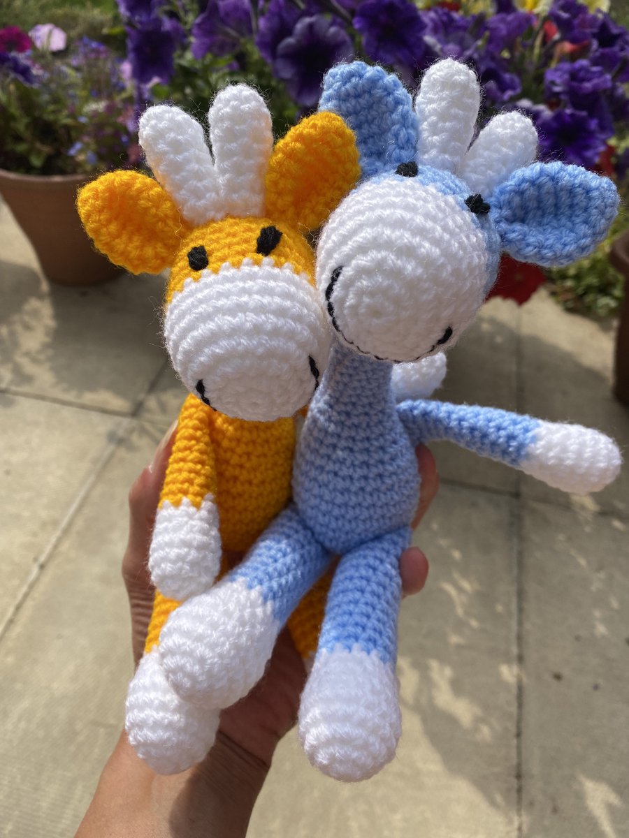 Tanyawarren's tweet photo. Sweet mini giraffes available.  Great #babygift for new arrivals. https://t.co/9y08F1quNd #giraffe #handmade #Londonislovinit  #baby  #gift #etsy #atsocialmedia #MHHSBD https://t.co/AttogFw8F9