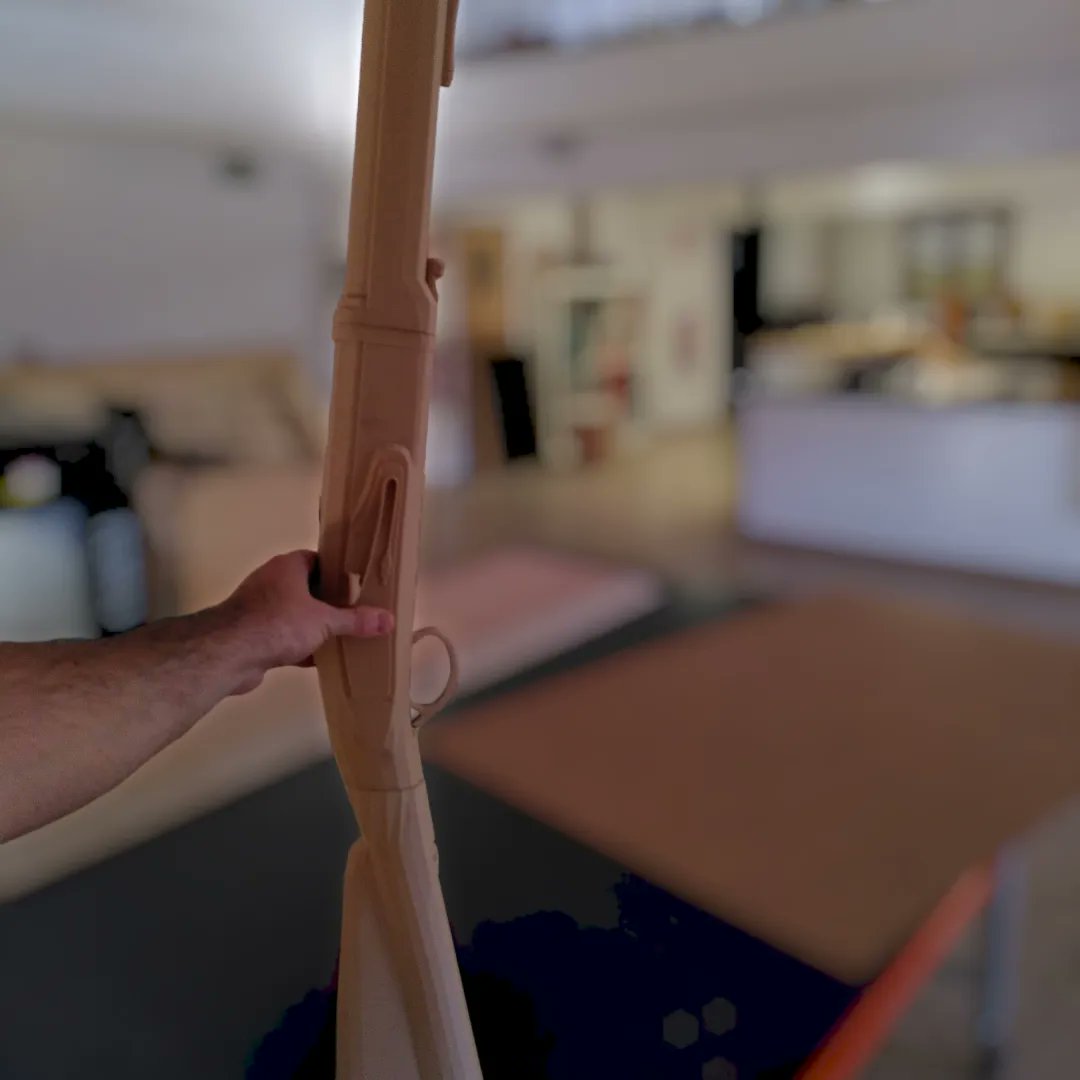 La impressió en 3D també ens permet fer peces grans. En aquest cas els Trabucaires de Solsona ens han confiat una de les seves "eines" per fer-ne una rèplica. Un trabuc imprés pensat per donar a conéixer la cultura i les tradicions del nostre poble.