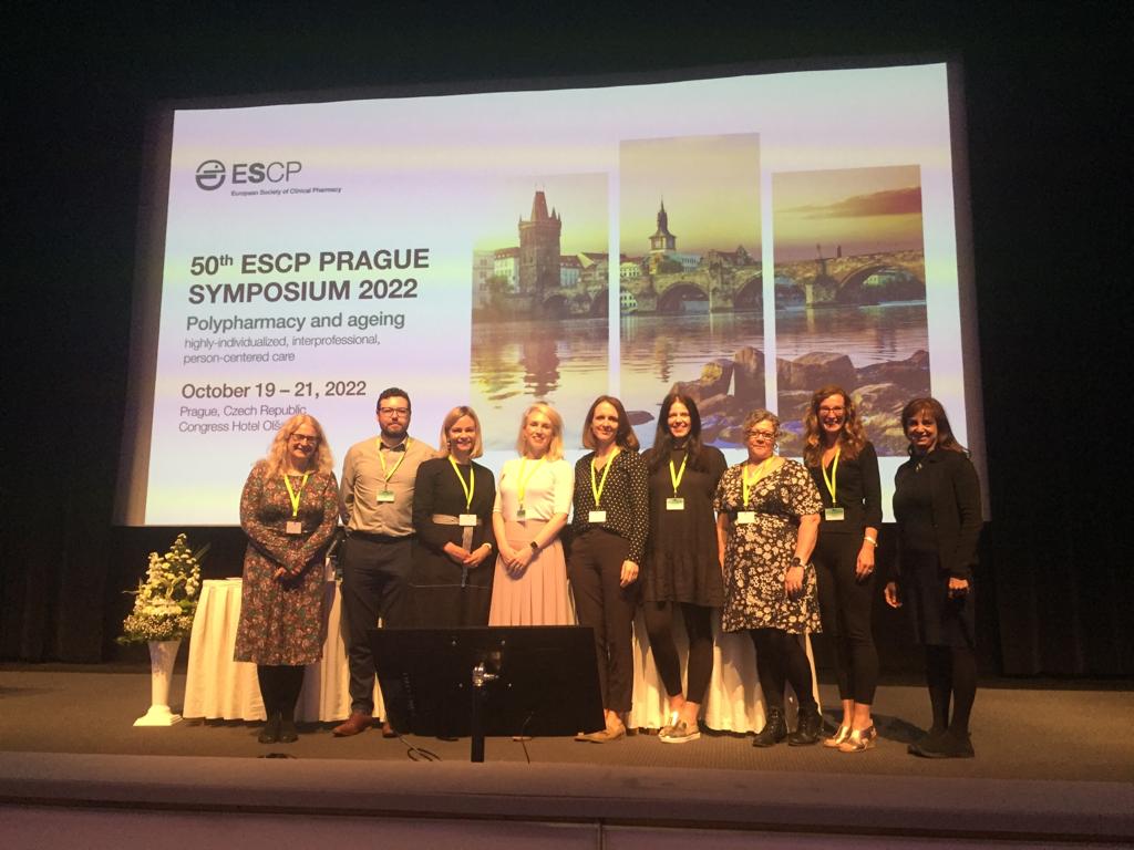 The <a href="/iSIMPATHY/">iSIMPATHY</a> team take centre stage at the #escpprague22 conference on day one of this fantastic networking and shared learning event.
<a href="/iSIMPATHY/">iSIMPATHY</a> <a href="/ESCPNews/">ESCP</a> <a href="/Pharmacy_UCC/">UCC Pharmacy School</a> <a href="/ClusterSaude/">Cluster Saúde</a>