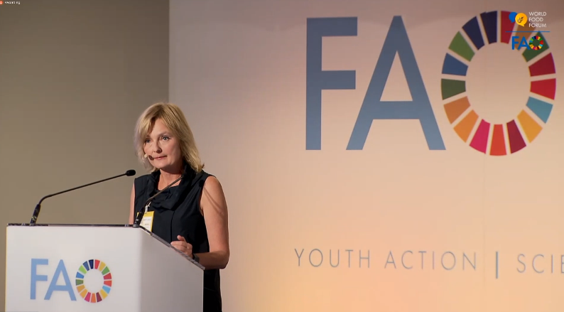 lidderpr's tweet image. #Science and knowledge need to transcend disciplinary and sectoral boundaries to have impact at scale. @Magda_Skipper #SIF2022 @FAOScienceChief