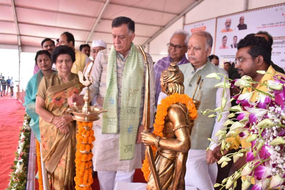 GopalJi_Tandon's tweet photo. लखनऊ नगर निगम द्वारा आयोजित ‘सेवा संकल्प दिवस’ कार्यक्रम में विधानसभा अध्यक्ष मा. श्री सतीश महाना जी, उपमुख्यमंत्री मा. श्री ब्रजेश पाठक जी, महापौर मा. श्रीमती संयुक्ता भाटिया जी, विधायक मा. डा नीरज बोरा जी, एमएलसी मा. श्री राम चन्द्र प्रधान जी 
लखनऊ  19 अक्टूबर 2022 https://t.co/NMNdIcMGGM