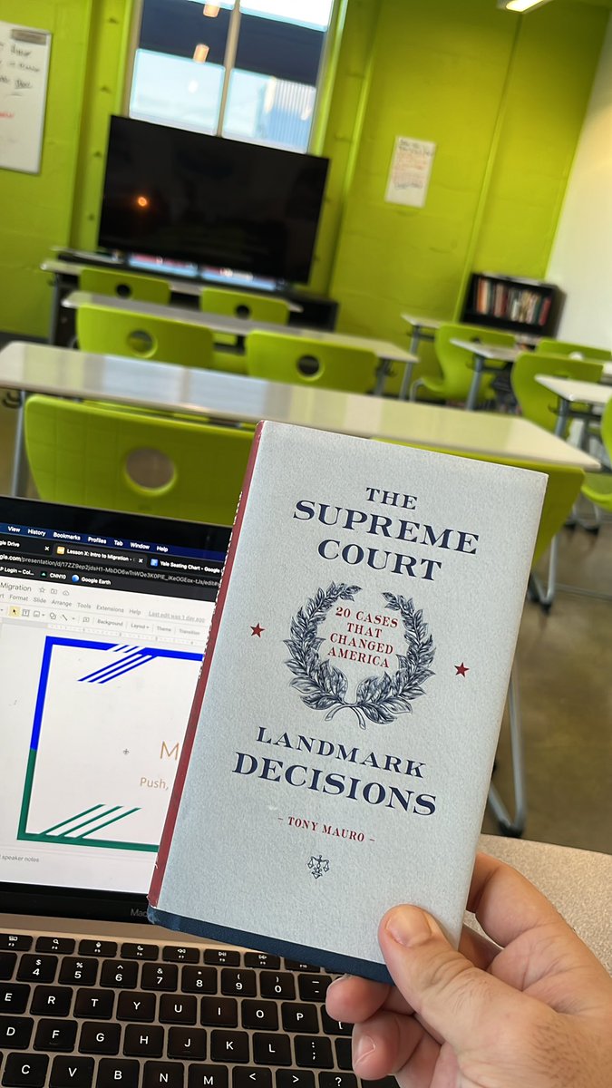 WinterAPUSH's tweet photo. When one of your students brings you a book to read, you read it! #ChattPrep https://t.co/RUG7oi34Vo