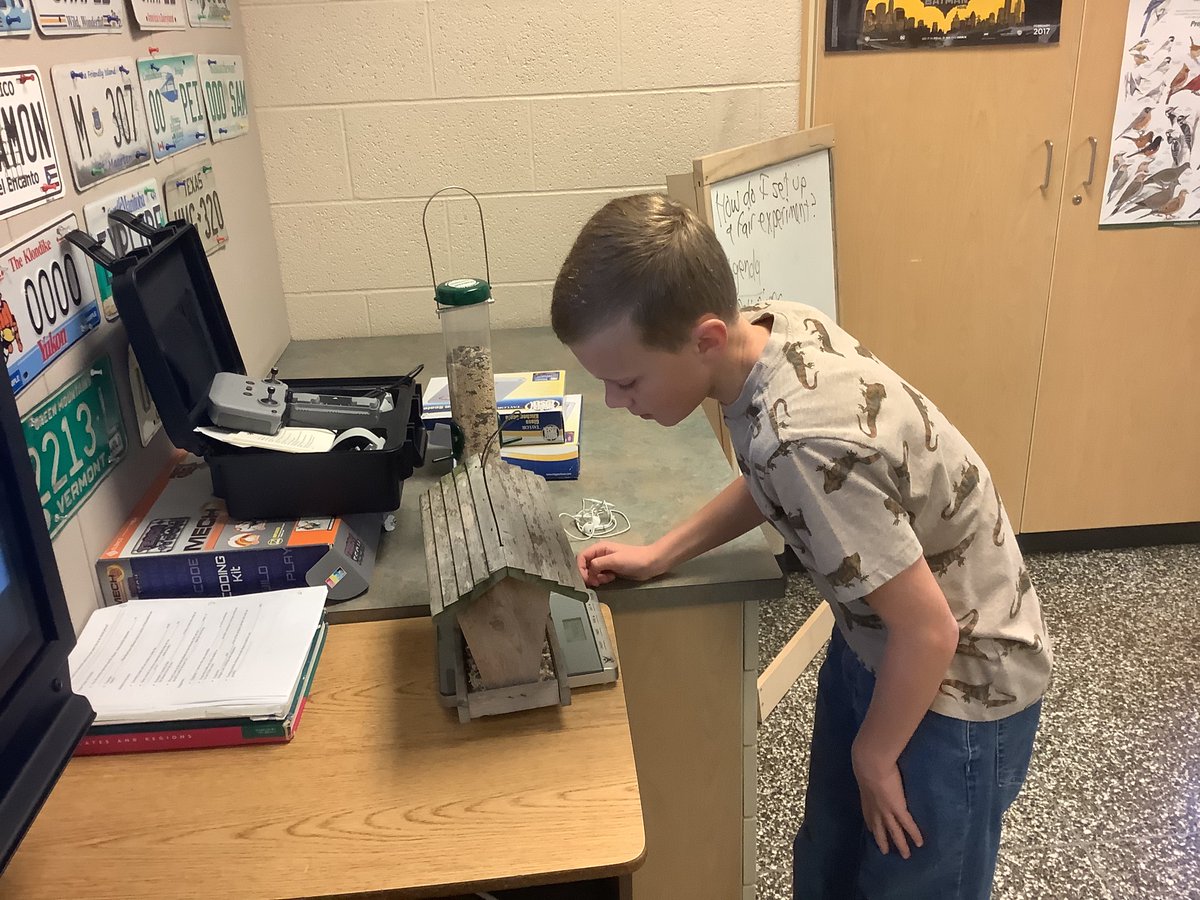 LEIBSTEM's tweet photo. 4th Grade students designed a fair experiment by figuring out what type of feeder birds at Leib like better.  Students measured and collected data to figure out our birds preferred the tube feeder.  @dasdleib https://t.co/Y7tN1lXEEo