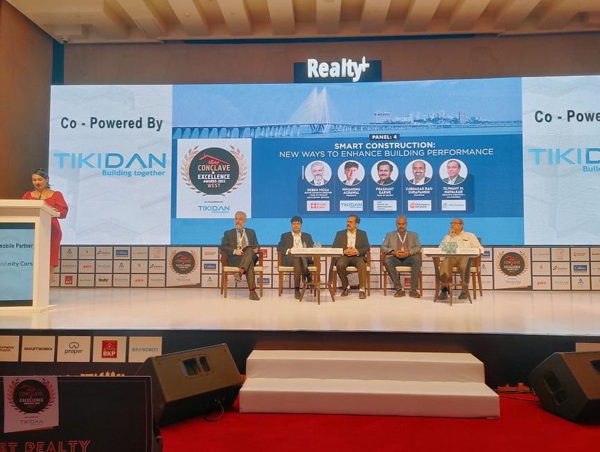 RPRealtyPlus's tweet photo. Watch the insightful #Panel_Discussion on Topic - Smart Construction: New Ways To Enhance Building Performance Leaders Dialogue! Smart Construction Management Outlook, stay up to date with the latest innovations &amp;statistic in smart &amp;intelligent construction.
#RPwest2022 #conclave https://t.co/gGfkov6K12
