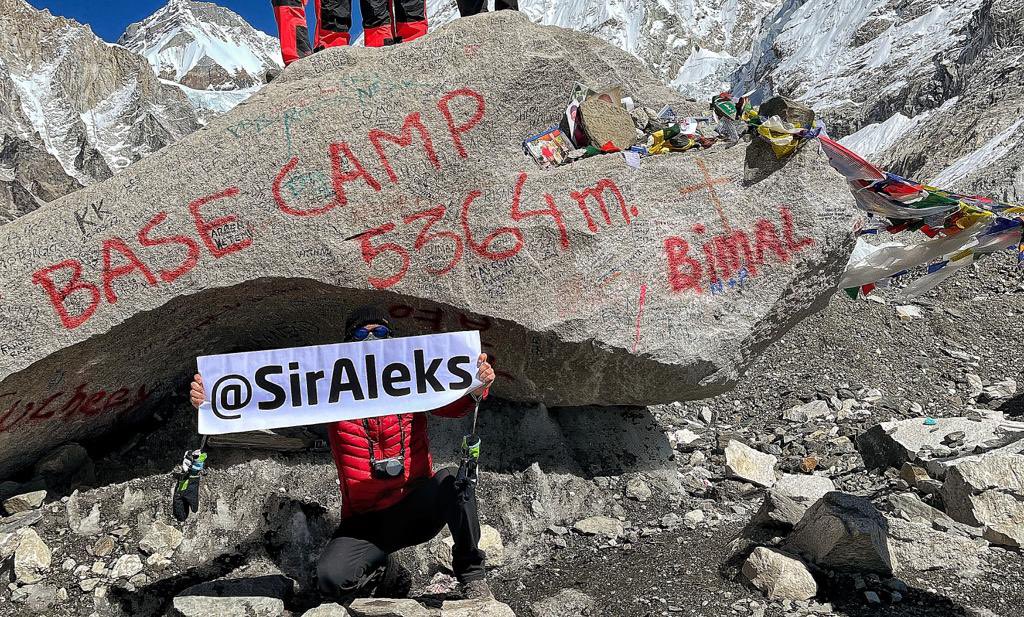 BilgehanKirbas's tweet photo. Evetest’e tırmanan öğrencim Alper @alperrben10 oradan bize selam yollamış sağolsun. 
Duygulandım :)) 
Teşekkürler dostum ✋🏻 https://t.co/7DdvrGMpr9