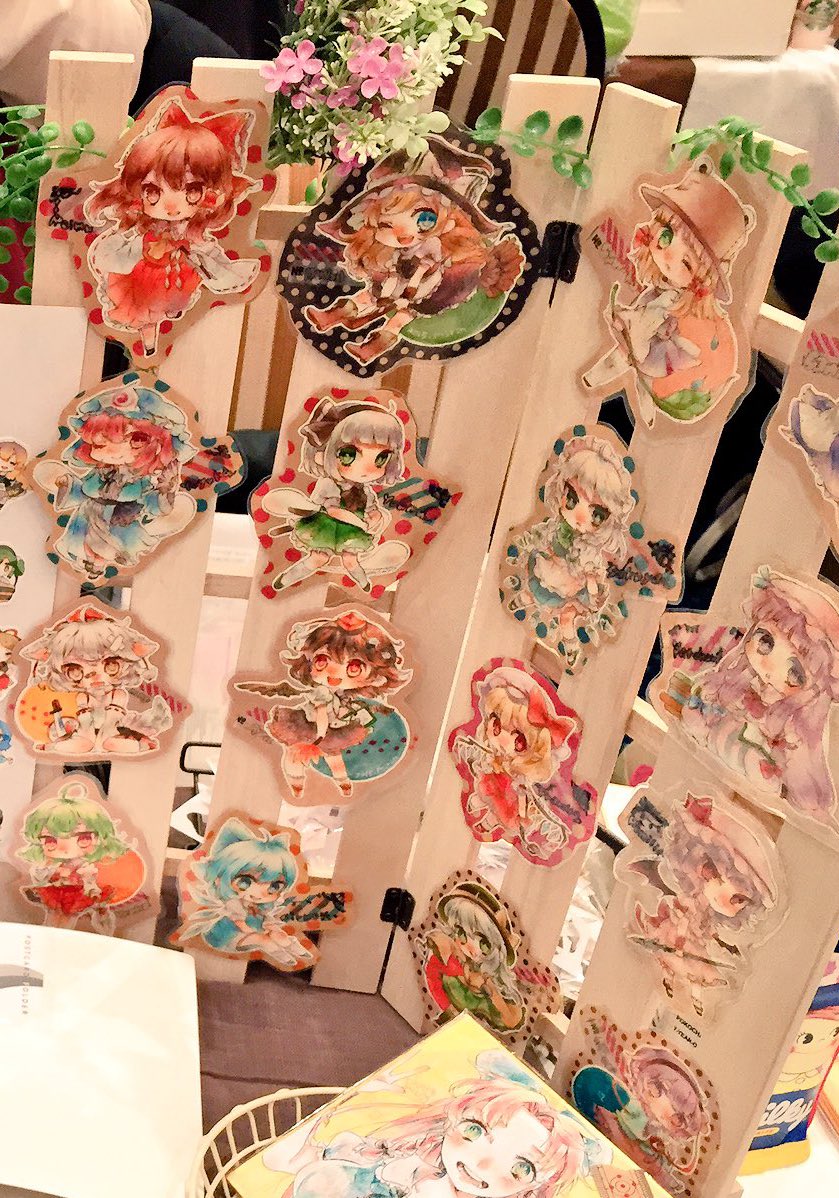 アリス・マーガトロイド ,フランドール・スカーレット ,博麗霊夢 ,紅美鈴 ,十六夜咲夜 ,霧雨魔理沙 ,魂魄妖夢 ,パチュリー・ノーレッジ ,レミリア・スカーレット 「ラミカ…懐かしいですね… 」|山崎@春例か07aのイラスト