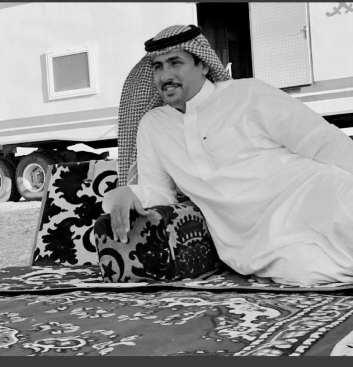 graymalsog's tweet photo. #احمد_ندا_بن_عشوان
ان لله وإنا إليه راجعون

نعزي انفسنا ونعزي #مطير في وفاة
الشيخ/  #احمد_ندا_بن_عشوان 
اللهم اغفر له وارحمه واسكنه فسيح جناتك واربط على قلوب ذويه الصبر والسلوان https://t.co/gQjF1VSUPm
