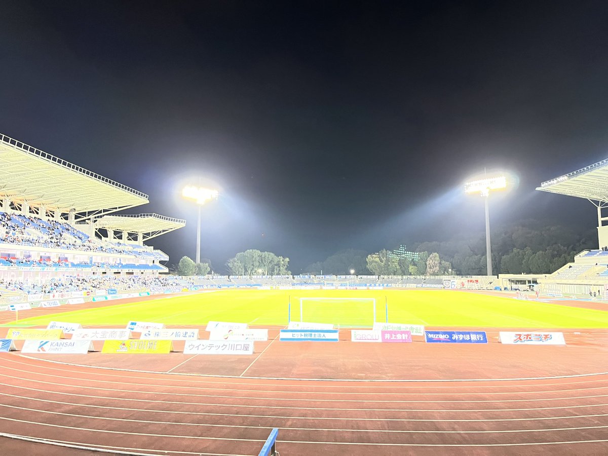 __vfk's tweet photo. 現地楽しすぎた！
日曜日も勝って3連勝で笑って達磨さんとお別れしたい！
#vfk https://t.co/I5xXdFYrEJ