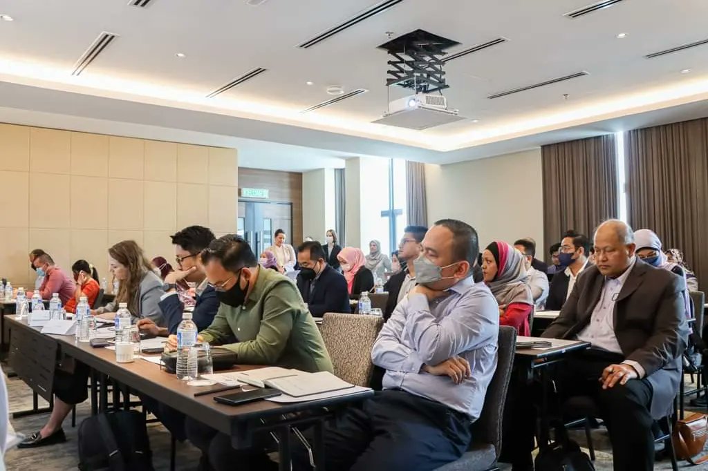 ST_Malaysia's tweet photo. We had a splendid opportunity to be part of the Battery Energy Storage System (BESS) Workshop today by the U.S Department of State, in conjunction with @KeTSAMalaysia &amp; ST. Great BESS topics have been covered on the first day of the workshop 

#EnergyCommission
#BeEnergySmart https://t.co/NARPE2FbRr