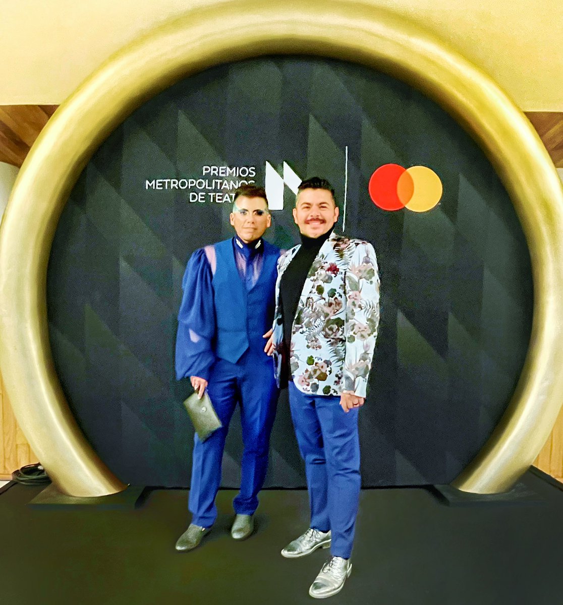 andycortina_s's tweet photo. @losmetromx
#SerEsSerVistx
2022
Makeup: @santanamakeup_ 💄
Look: @tatianapardoa 💃🏽
Esposo: @mazcortes 💓
#premiosmetropolitanoscdmx #losmetro #hello2022 #2022 #teatro #iproducer https://t.co/rJc2atcarY