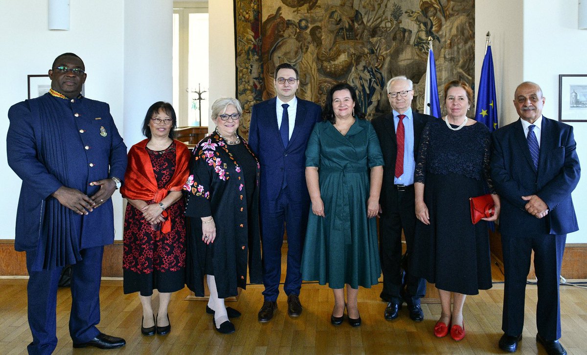 The Gratias Agit Awards have eight new laureates. It was an honor to present the Awards to compatriots and friends of Czechia at the @CzechMFA. I appreciate selfless contribution to spreading the good name of 🇨🇿 in the World by all the awardees.
