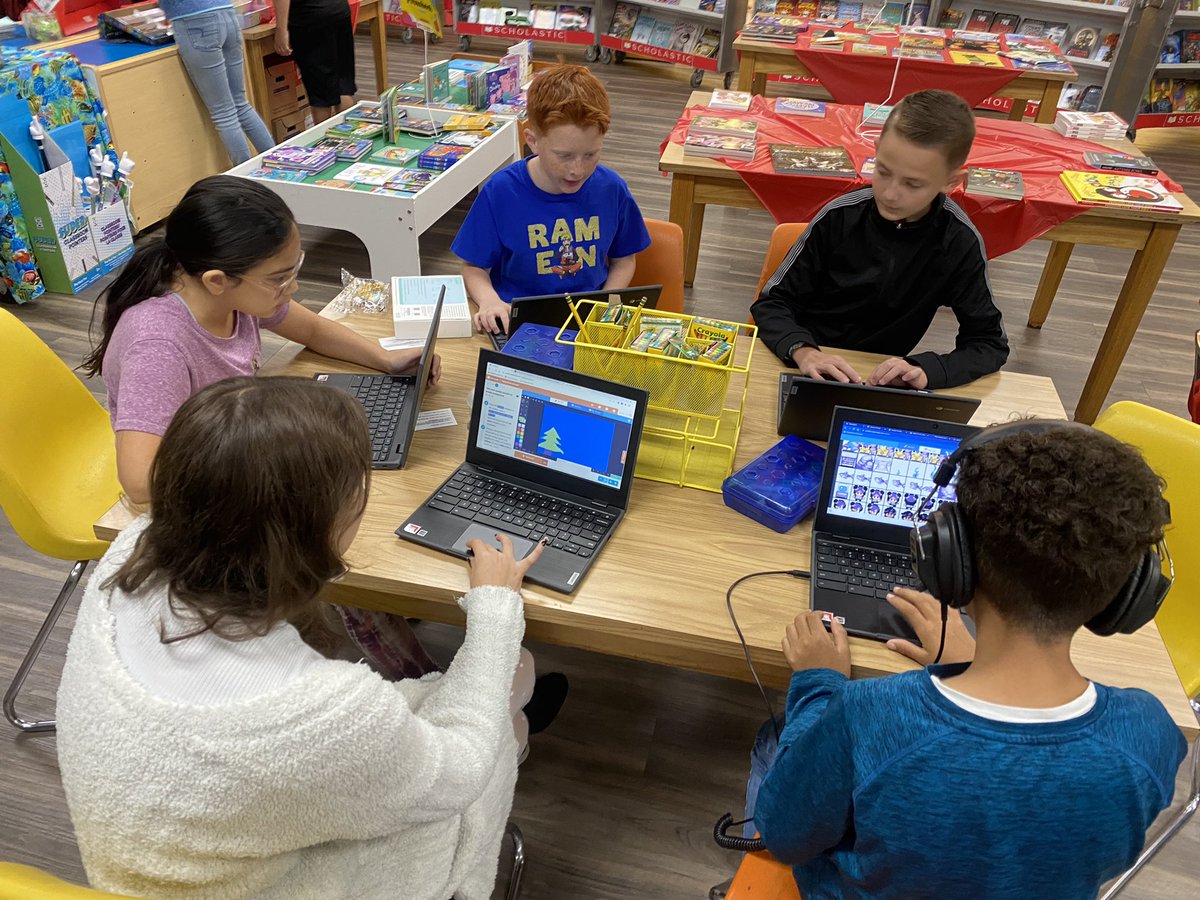 Dgeorge6's tweet image. Student comment of the day- “You have to play this game!” #studentscoding #learningisfun #Steamworks @Charleston_ES @BradleySchools @pefchattanooga @PEFldrshippgms @CoachStone12