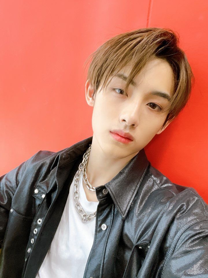 kpopWorldItaly1's tweet photo. Bomin dei Golden Child, TEN e Winwin dei WayV non parteciperanno al concerto "I-POP U" a Manila questo venerdì per motivi di salute. Auguriamo loro di riprendersi. 💜#GetWellSoonBomin #getwellsoonwinwin #GetWellSoonTen #WayV #GoldenChild #kpop https://t.co/fsrMerNOTz