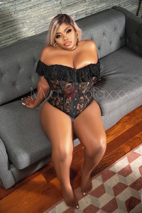 1 pic. We love busty ebony babes and we're totally crushing on Mya Staxxx (@MyaStaxxx). She's an adult