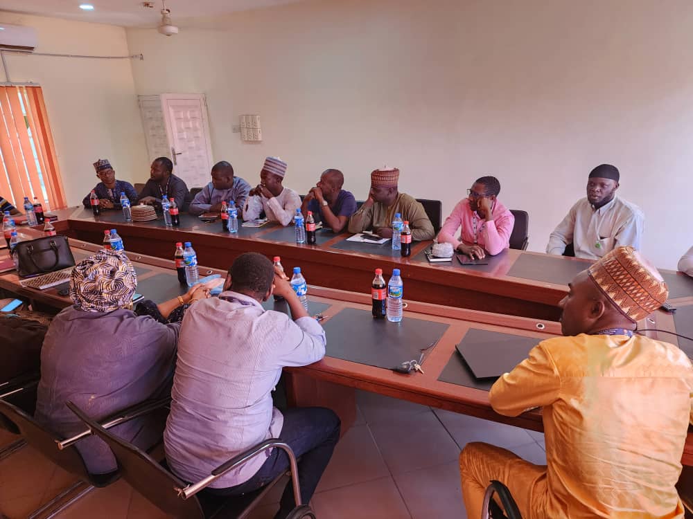 PowerUpNG's tweet photo. Local journalists within Maiduguri in an interactive session with staff of @YolaDisco1 in Maiduguri. A part of the Journalists Engagement Programme JEP, which seeks to educate journalists on the issues and development within the sector. 

A process supported by PowerUp Nigeria https://t.co/GNkTvLpDGT