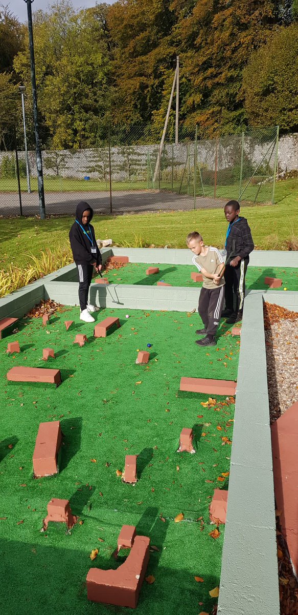 Mini golf in the walled garden ⛳️ <a href="/chrisdysonHT/">Chris Dyson FCCT</a> <a href="/ParklandsLeeds/">Parklands Primary</a> <a href="/HScrutes/">hels.scrutes</a> #ycresidential