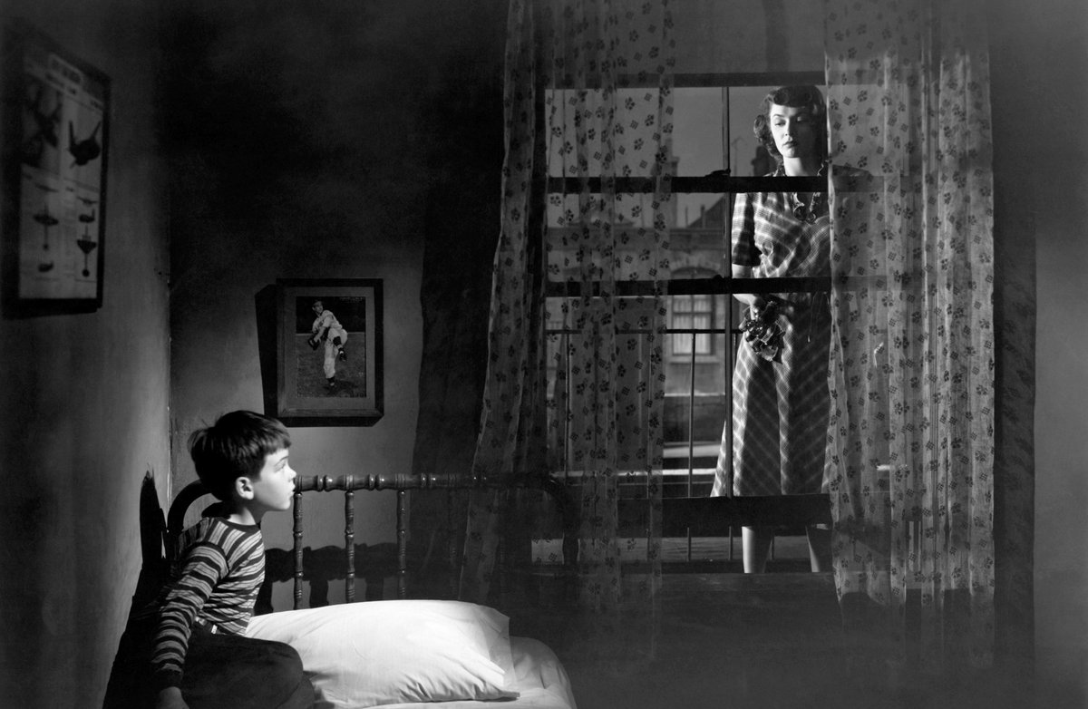 StephenBroomer's tweet photo. As we approach #Noivember: I spent last fall making a series of 7 video essays about the bruised soul of film noir. Planning new entries for a second series, coming soon. https://t.co/43r3UMImgq https://t.co/Qhe4GmO3yF