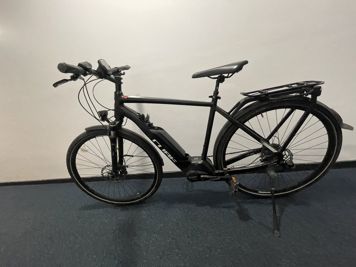 APPEAL - Is this your bike? Joint attendance with us and @HertsPolice at #StAlbans had a group of suspects make off with this bike and then they left it behind. If you can identify this as your bike please contact our control room on - 0800405040 quoting incident 210-171022