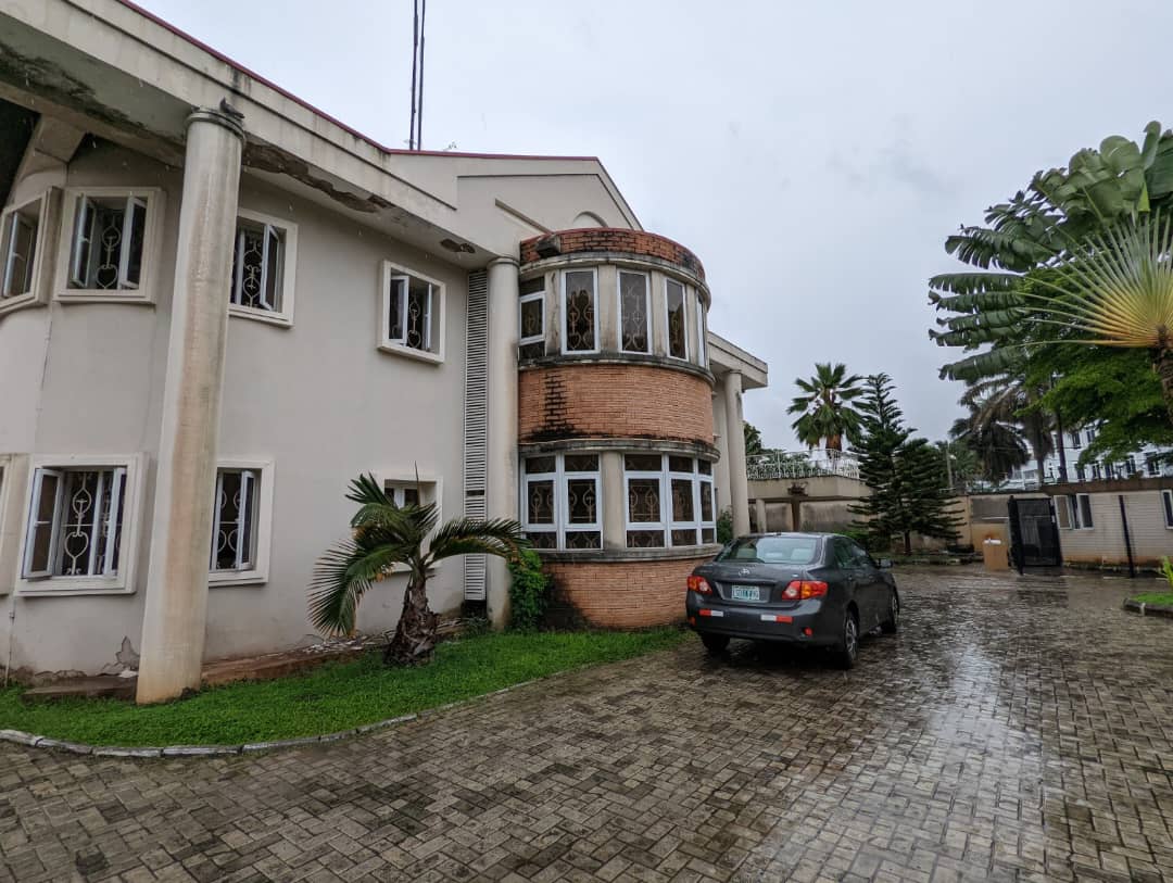 wellprodevelop1's tweet image. 📍📍 Direct letting📍📍

5bedroom semi detached house with 2 rooms boy&apos;s quarter on 1500sqm land at milvertom road, Ikoyi.

Rent: 35,000,000 per annum

For more enquiry and inspection call 08185570099, 08185520099
#REALESTATE #WELLPRODEVELOPERS #LEASE #HOUSELETTING #IKOYILETTING